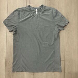 Ten thousand versatile tee in large worn once